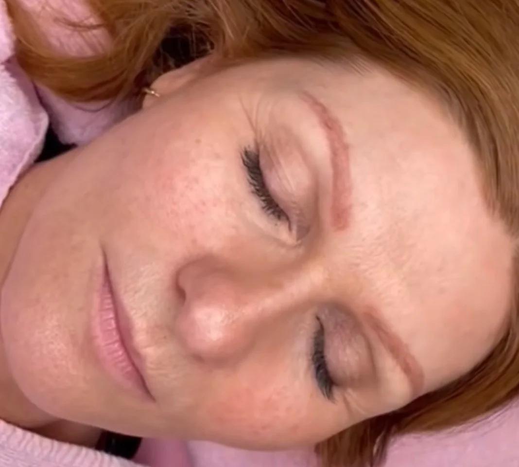 Augenbrauen Permanent Make-up, Ergebnis 2 vorher im Pretty WoMen Studio Berlin Wilmersdorf