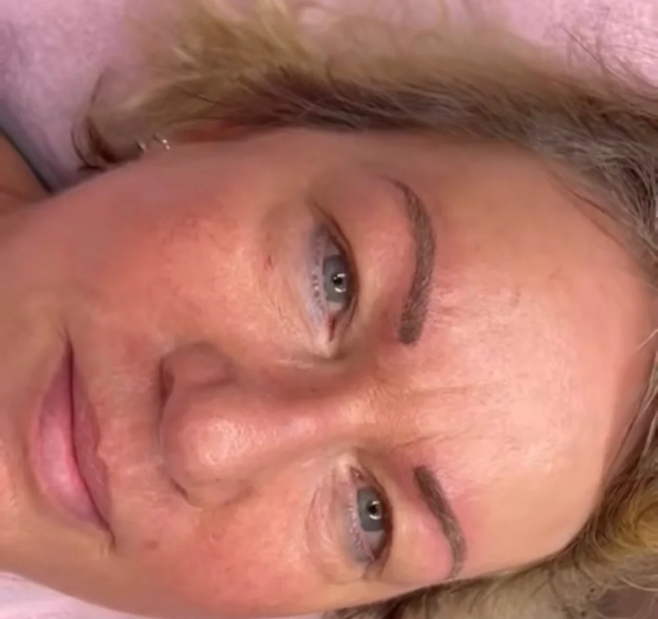 Augenbrauen Permanent Make-up, Ergebnis 3 nachher bei Christine Dohanetz im Pretty WoMen Studio Berlin Wilmersdorf