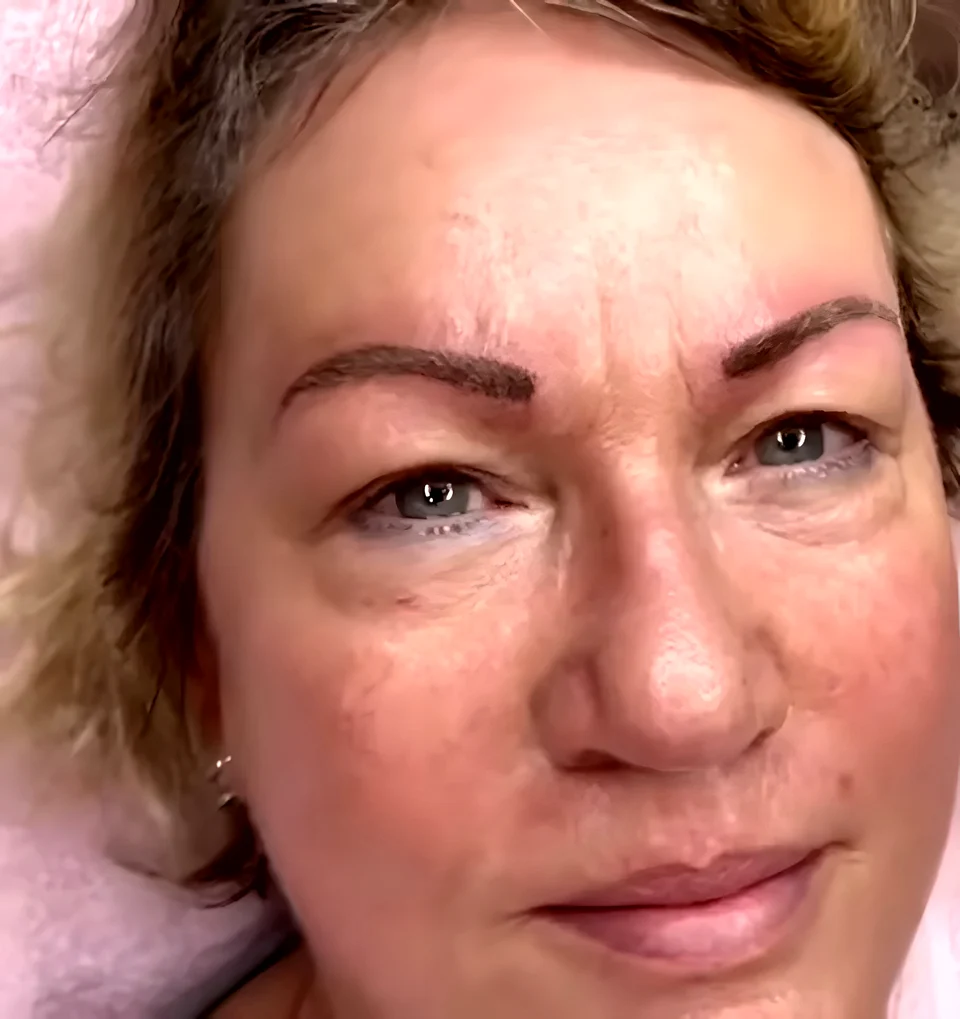 Augenbrauen nach der Behandlung bei Christine, Ergebnis 5, Berlin